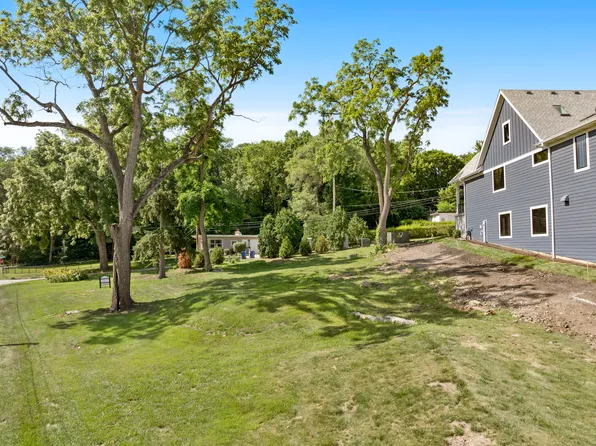 16 Mosedale St, Saint Charles, IL 60174