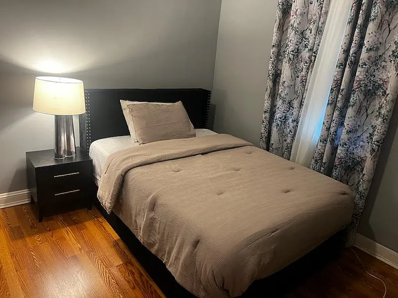 4 bed, 2.5 bath, 1250 sqft, $776 — Photo 2