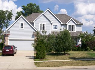 446 Castlebury Dr, Saline, MI 48176