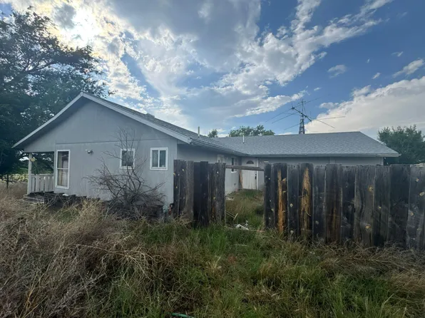 813 Summit Ave, Springer, NM 87747