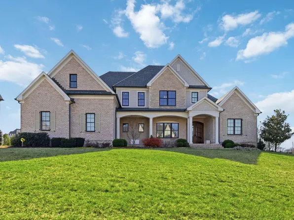 2584 Cayman Hts, Lexington, KY 40509