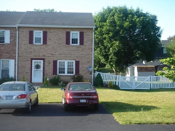 1947 Gring Dr, Wyomissing, PA 19610