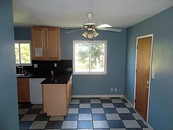 3rd image of 727 Highland Dr