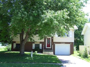 3590 Dove Dr, Decatur, IL 62526