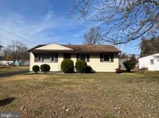 416 Magnolia Rd, Mount Laurel, NJ 08054