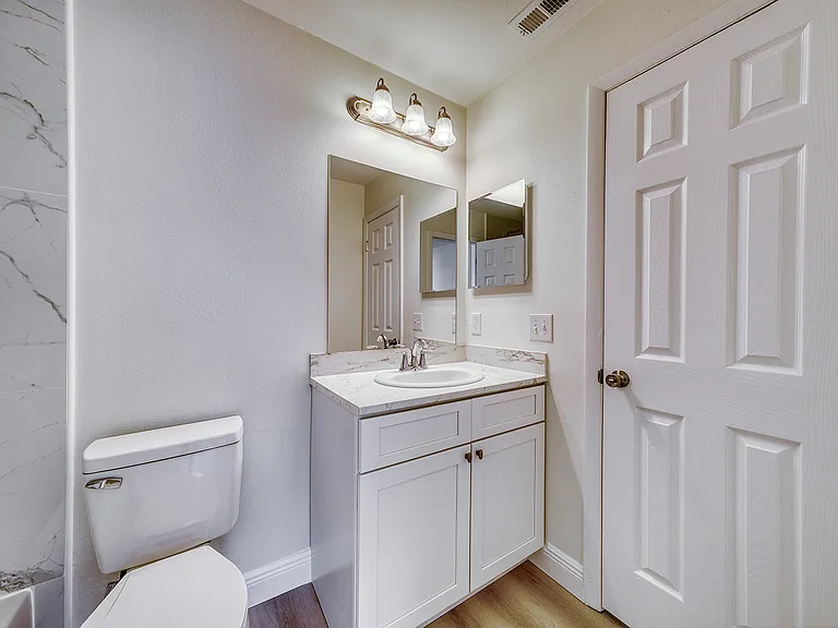 283 Gardner Ln #F — Photo 9