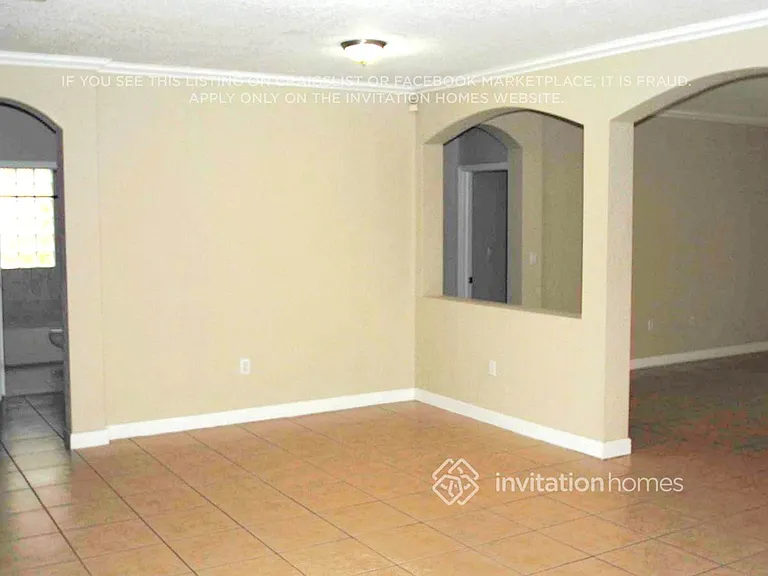 8013 NW 198th St — Photo 3