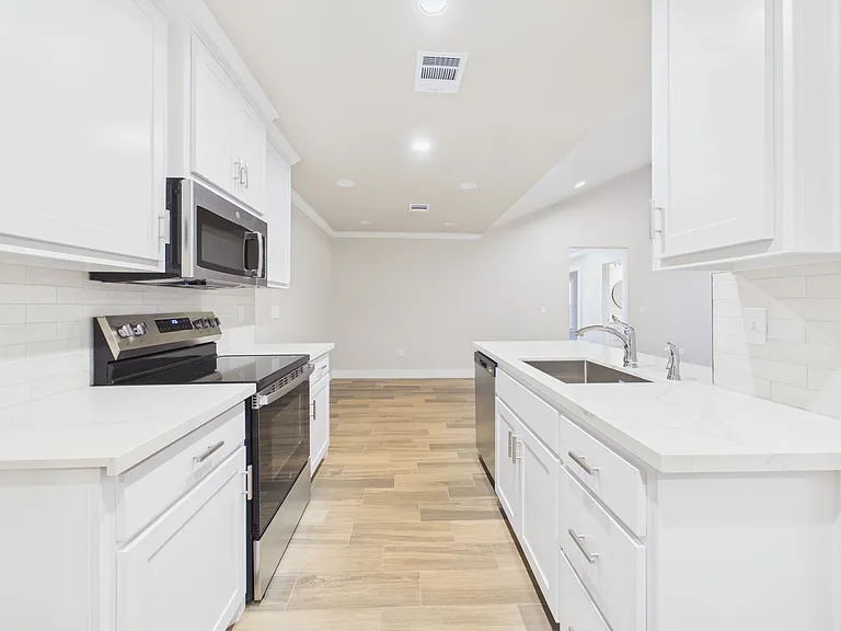 9770 Elite St — Photo 17