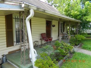 428 1st St SW, Hickory, NC 28602