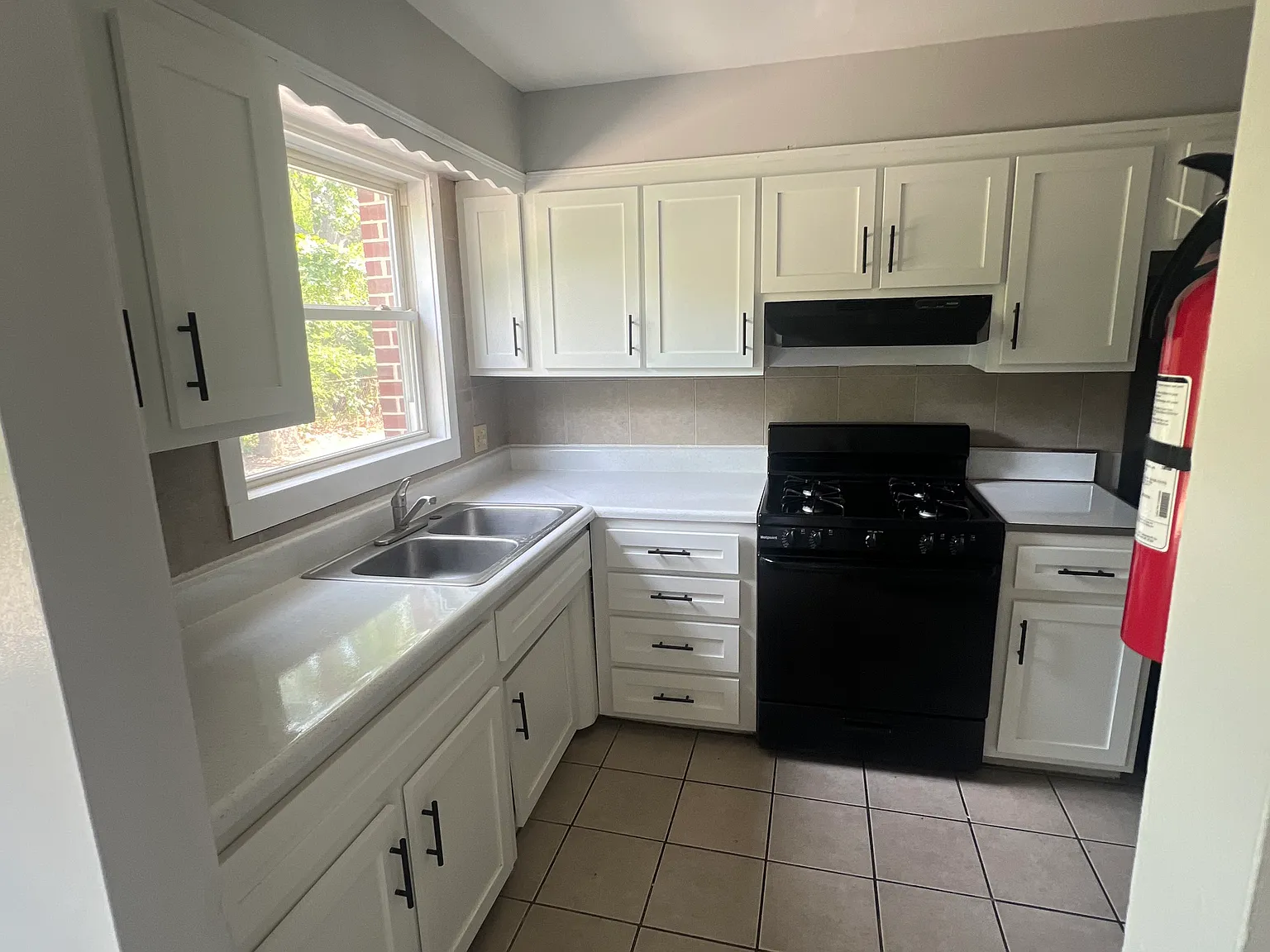 Dock Street Apartments — Photo 2