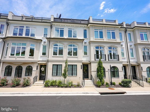 8215 River Rd, Bethesda, MD 20817