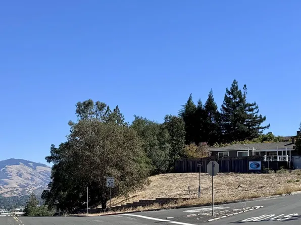Gladys Ct, Lafayette, CA 94549