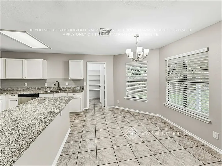 1405 Comfort St — Photo 10