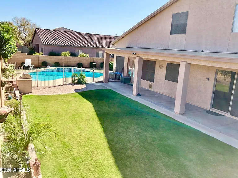 345 N Date Palm Dr — Photo 2