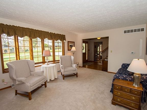 4th image of 17705 Woodthrush Ln