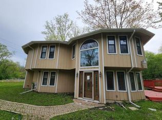 1055 W Palatine Rd, Palatine, IL 60067