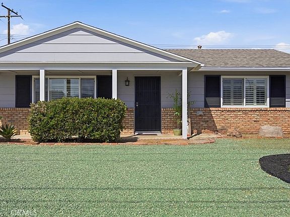 5th image of 28547 Murrieta Rd