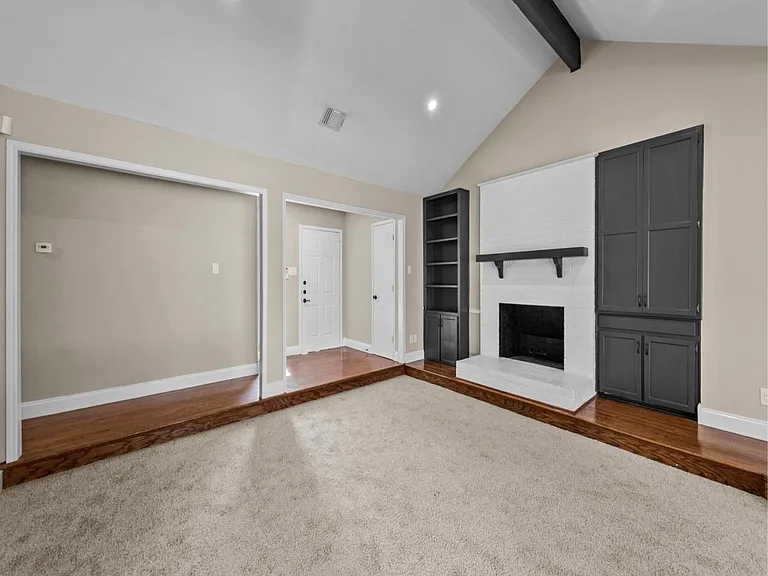 306 Dove Creek Trl — Photo 3