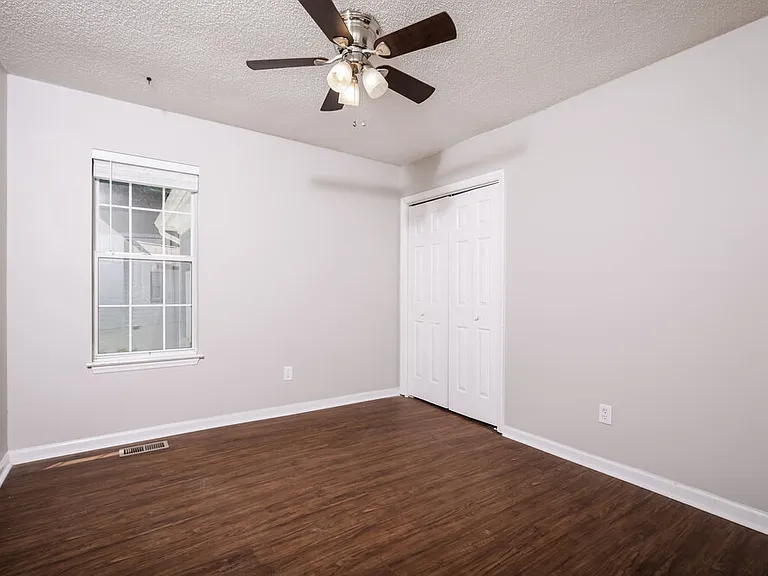 504 Heathwick Dr — Photo 13