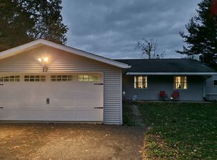 17 Congamond Rd, Southwick, MA 01077