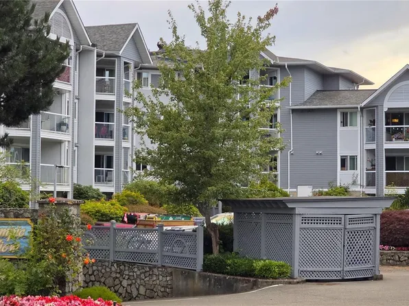 3206 Alder St #108, Saanich, BC V8X 5A4