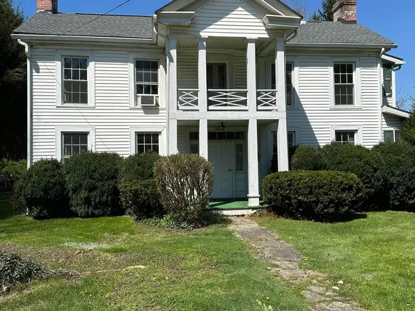 26 Island Ave, Buckhannon, WV 26201