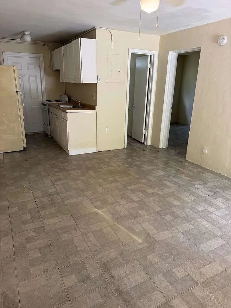 529 Nw 8 Ave - Shalom — Photo 2