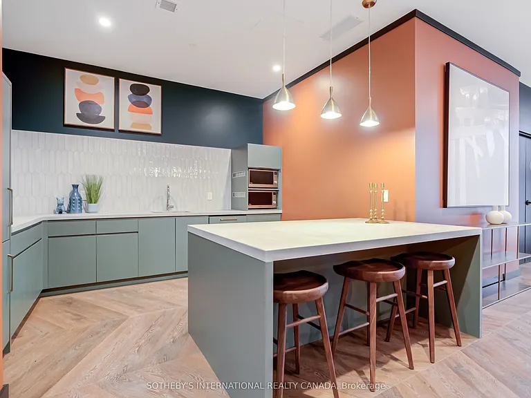 689 The Queensway #429 — Photo 27
