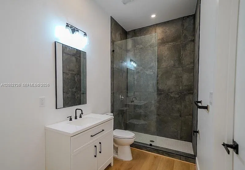 112 Nw 24th Ct Miami, Fl 33125 — Photo 2