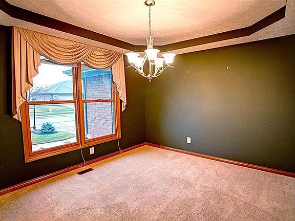 4th image of 921 Orville Way