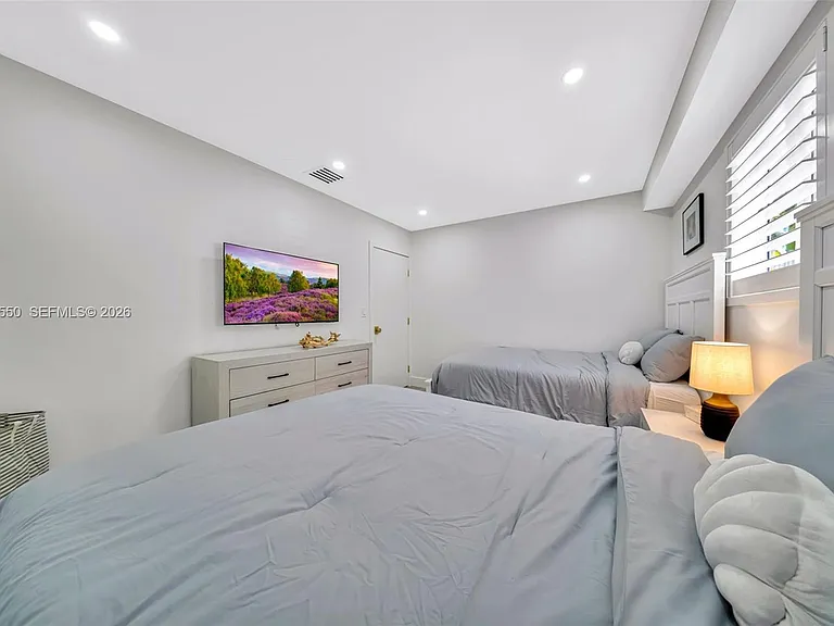 129 Nautilus Dr — Photo 59