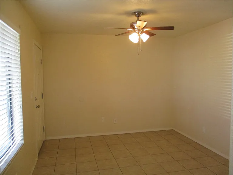 2801 Paloma Senda #D — Photo 3