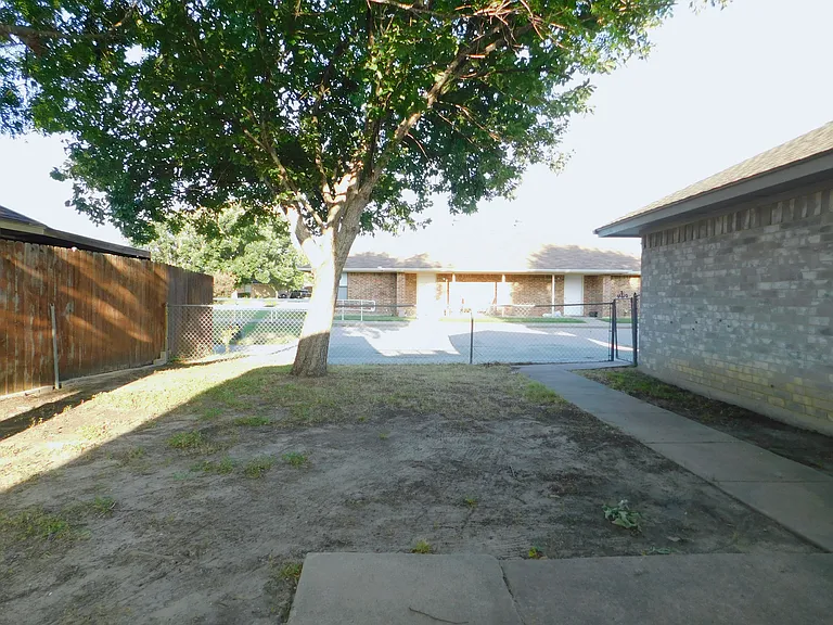 3109 N Bell Ave — Photo 30