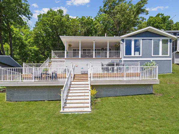 26020 214th Ave, Delhi, IA 52223