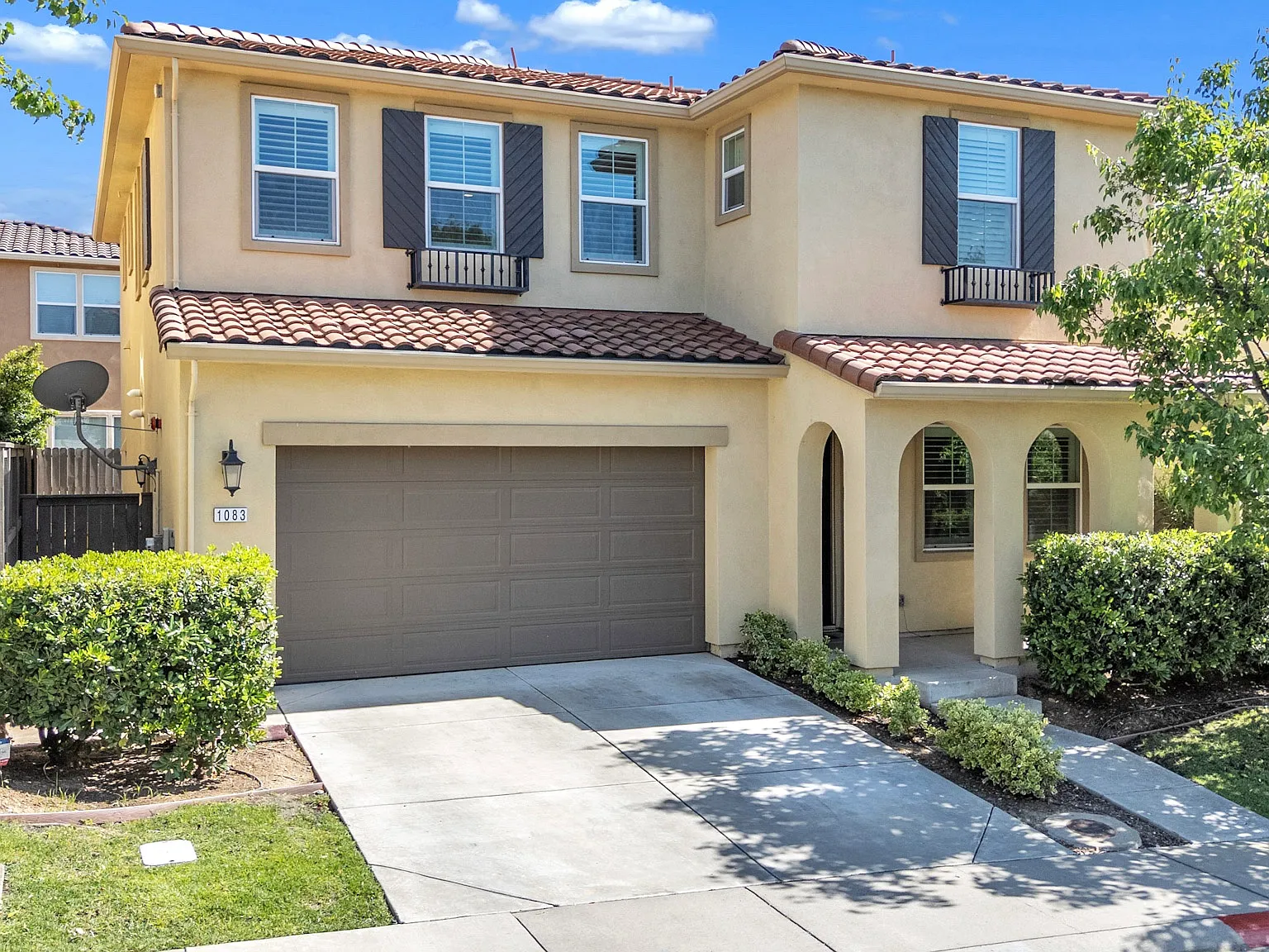 4 bed, 2422 sqft, $3,250 — Photo 1