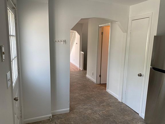 4th image of 141 S Pleasant St #139