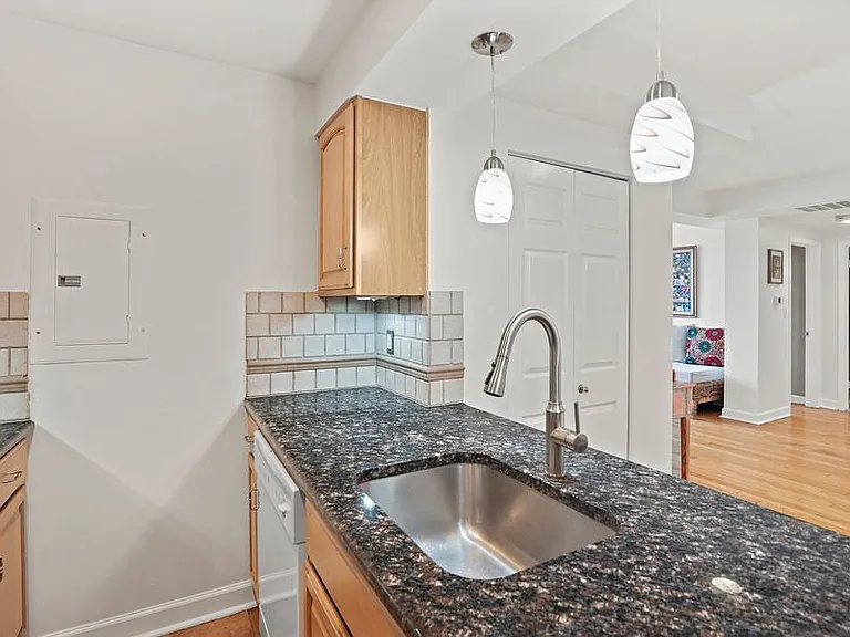 1801 Calvert St NW #504 — Photo 12