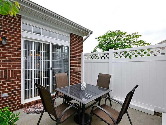 4th image of 5656 Polk Dr #1501