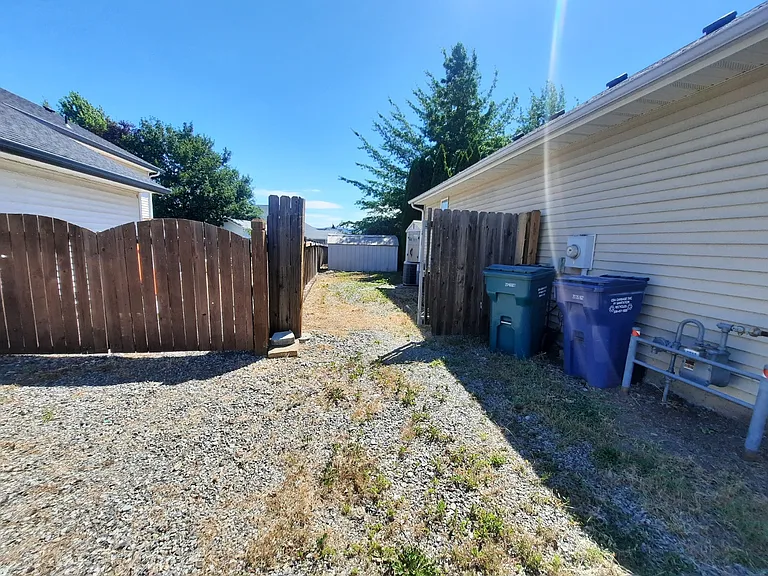 8071 N Ainsworth Dr — Photo 24
