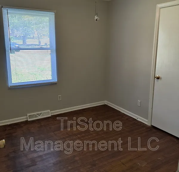 6820 Flintrock Rd — Photo 9
