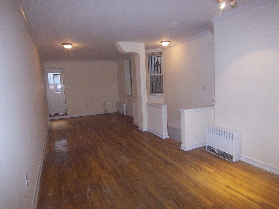 2nd image of 367 W 48th St APT 1