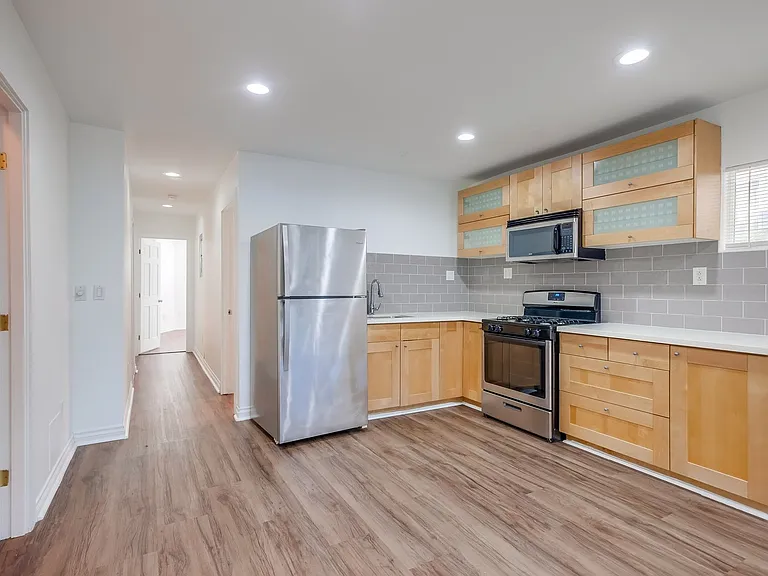 1221 N Bronson Ave — Photo 20