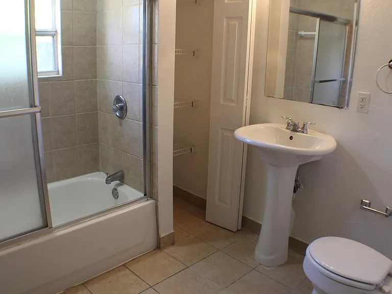 595 Brentwood Dr — Photo 10
