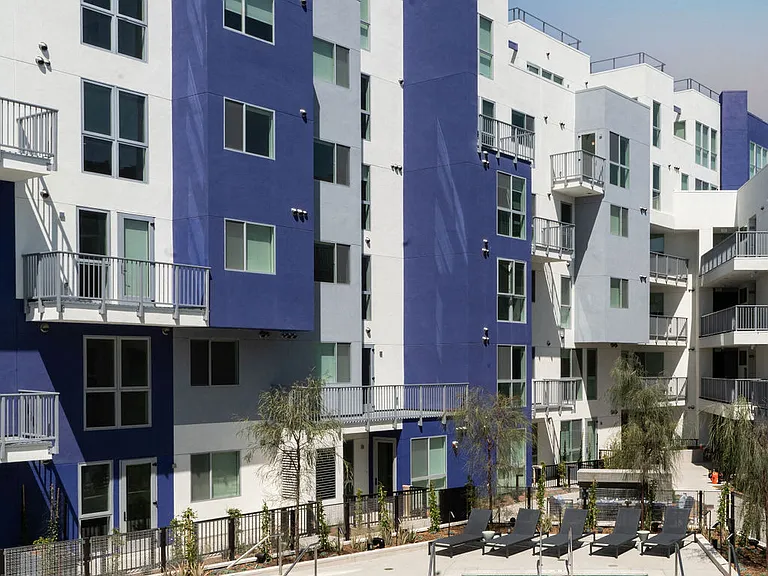 Upper Ivy Residences — Photo 19