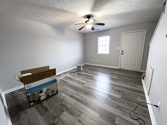 3rd image of 2047 Salisbury Dr APT C