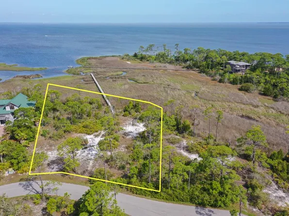 1415 Evodia Ct, Eastpoint, FL 32328