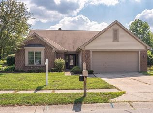 7569 Meadow Ridge Dr, Fishers, IN 46038