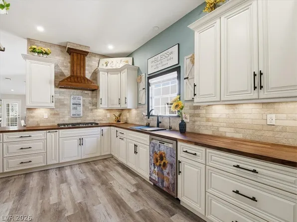 4904 Winterset Dr, Las Vegas, NV 89130