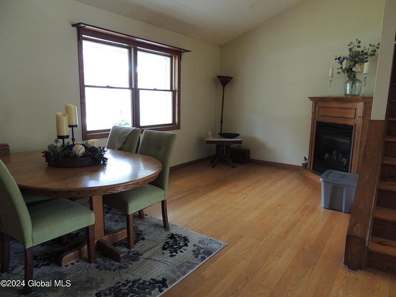 5th image of 28 Congdon Road