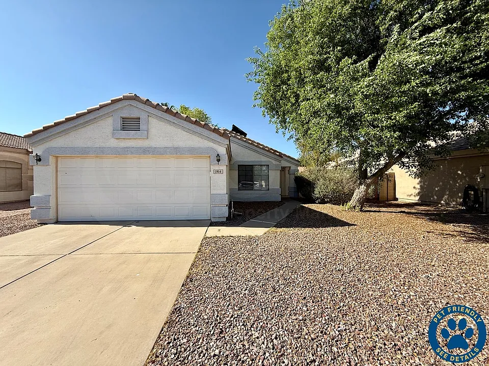 1914 E Palomino Dr